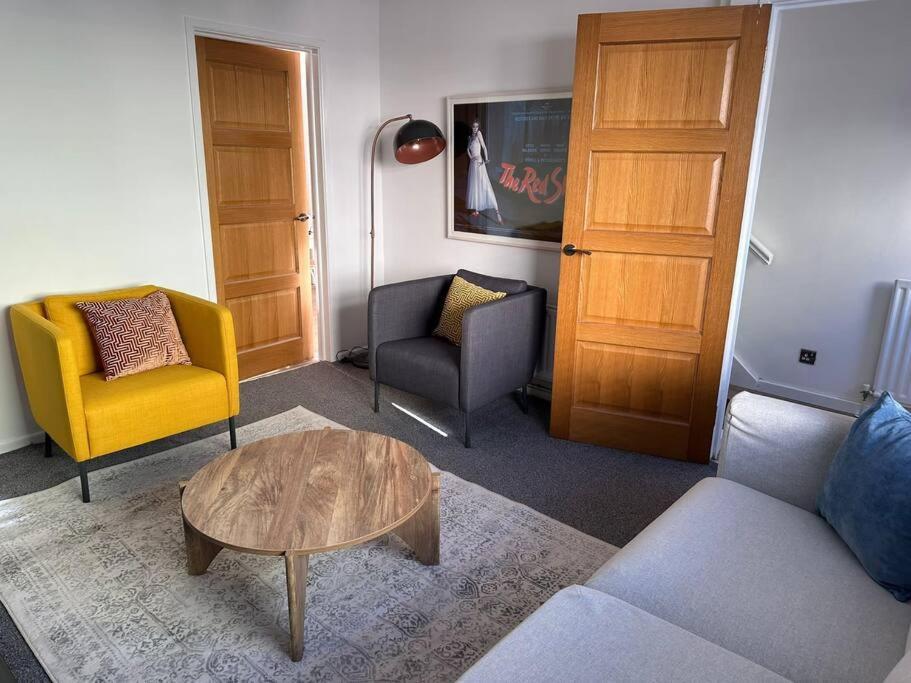 Apartmán Revamped Holywood Town Centre House Exteriér fotografie