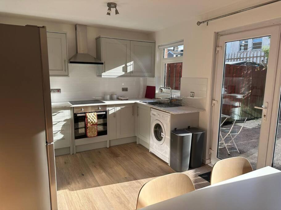 Apartmán Revamped Holywood Town Centre House Exteriér fotografie